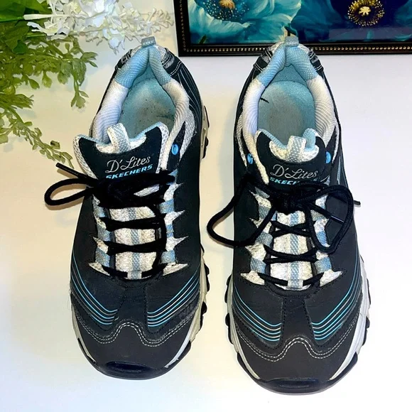 Sketches D’Light Sneakers - sz 8 Blue and white sketchers very comfortable shoes - Picture 2 of 11